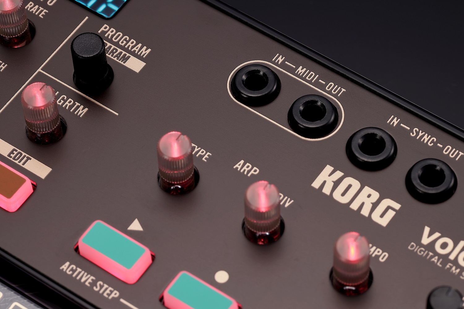 KORG Volca FM2 - купить в Музторге недорого: аналоговые синтезаторы, цены