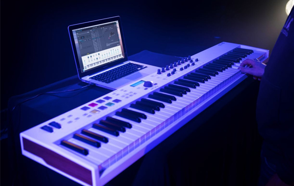 Новый midi-контроллер от Arturia